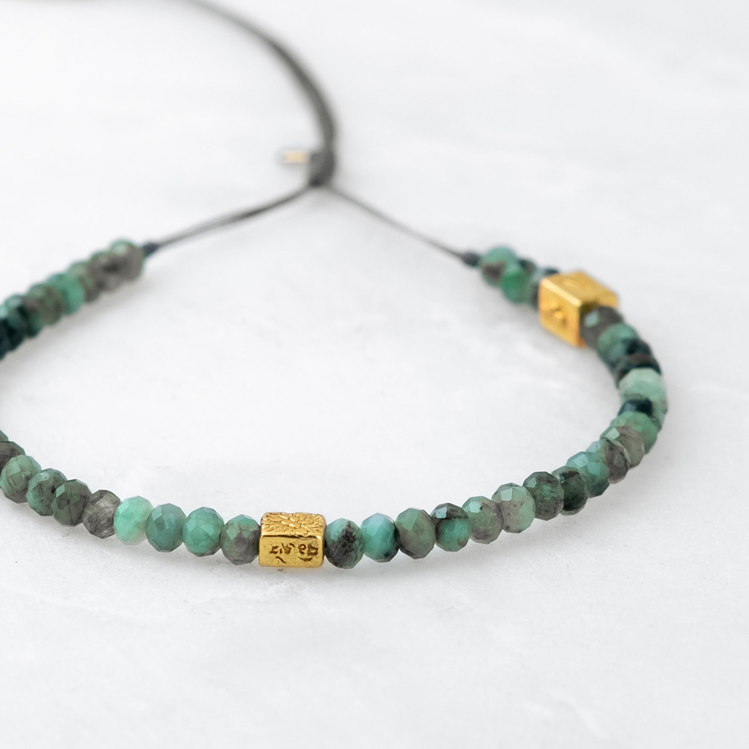 PRECIOUS MALA bracelet - Emerald, golden Bodhi