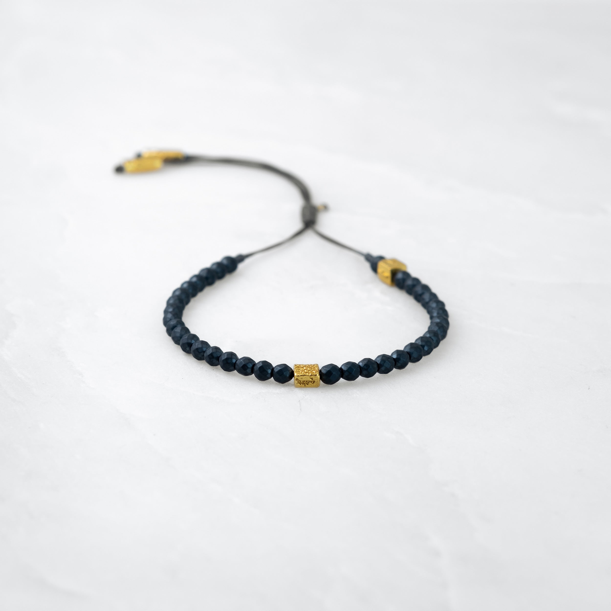 MALA bracelet - Hematite, golden Bodhi