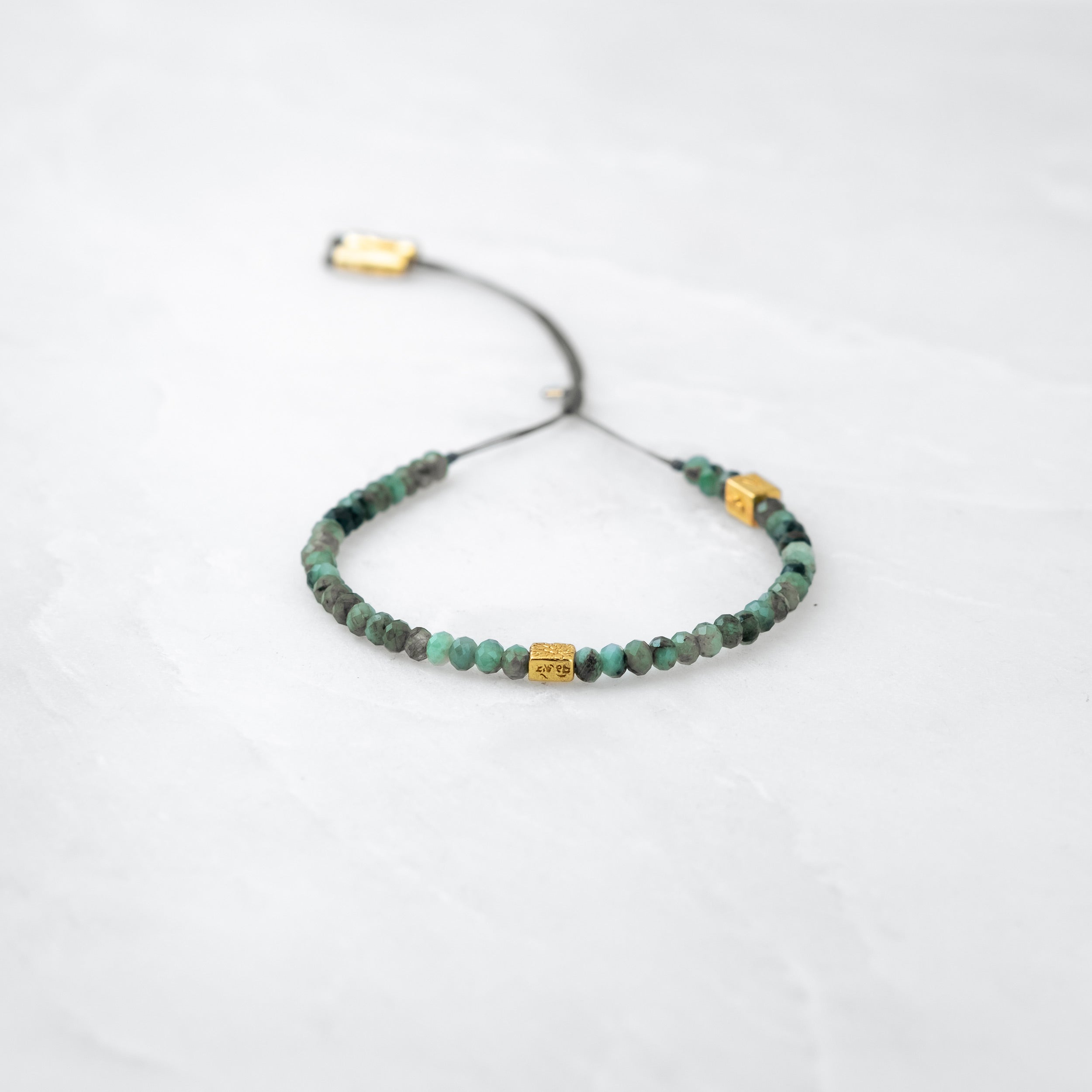 PRECIOUS MALA bracelet - Emerald, golden Bodhi