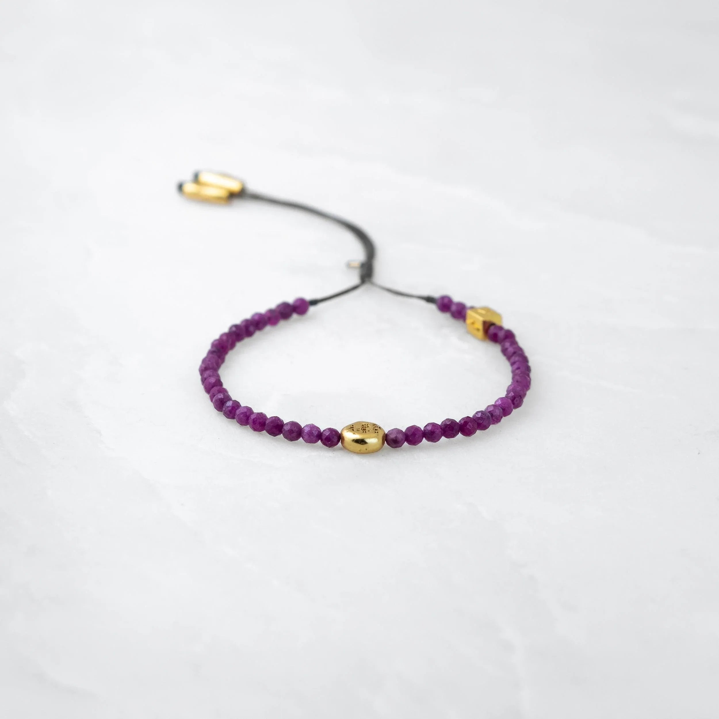Bracelet MALA PRECIEUX - Rubis, Mani doré - Roseparo Bijoux