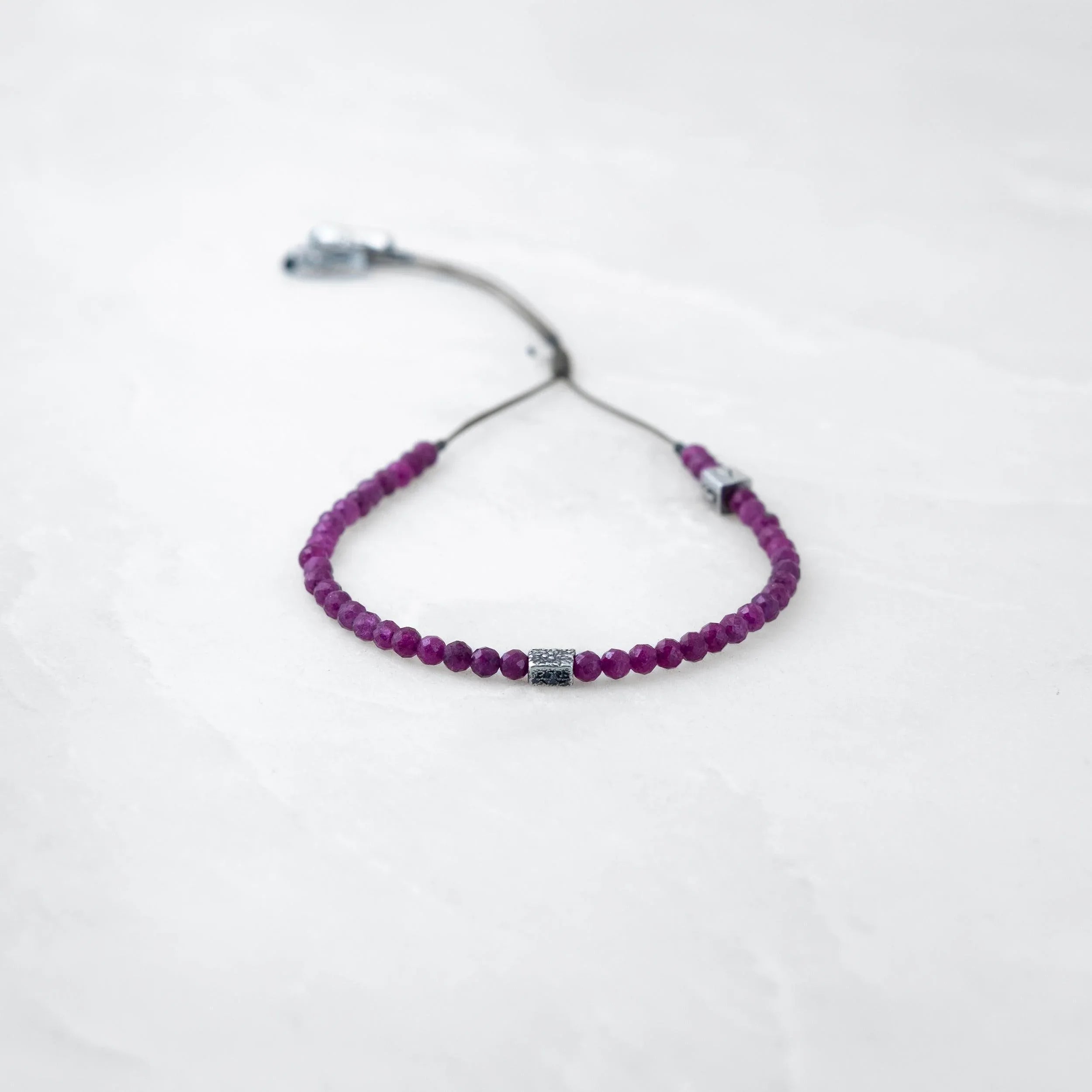 Bracelet MALA PRECIEUX - Rubis, Bodhi argenté - Roseparo Bijoux