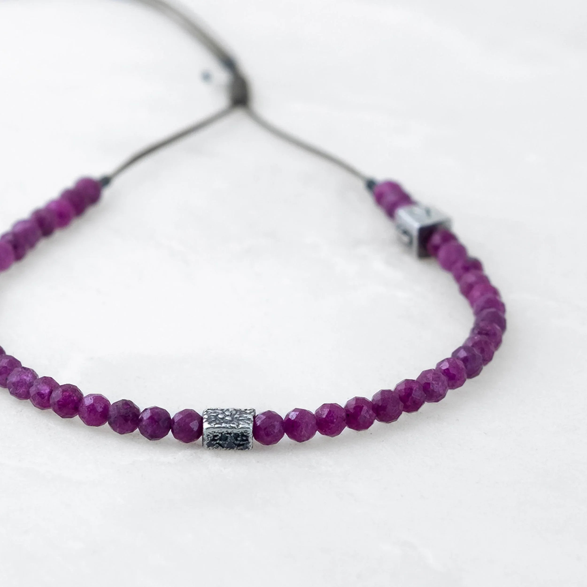 Bracelet MALA PRECIEUX - Rubis, Bodhi argenté - Roseparo Bijoux