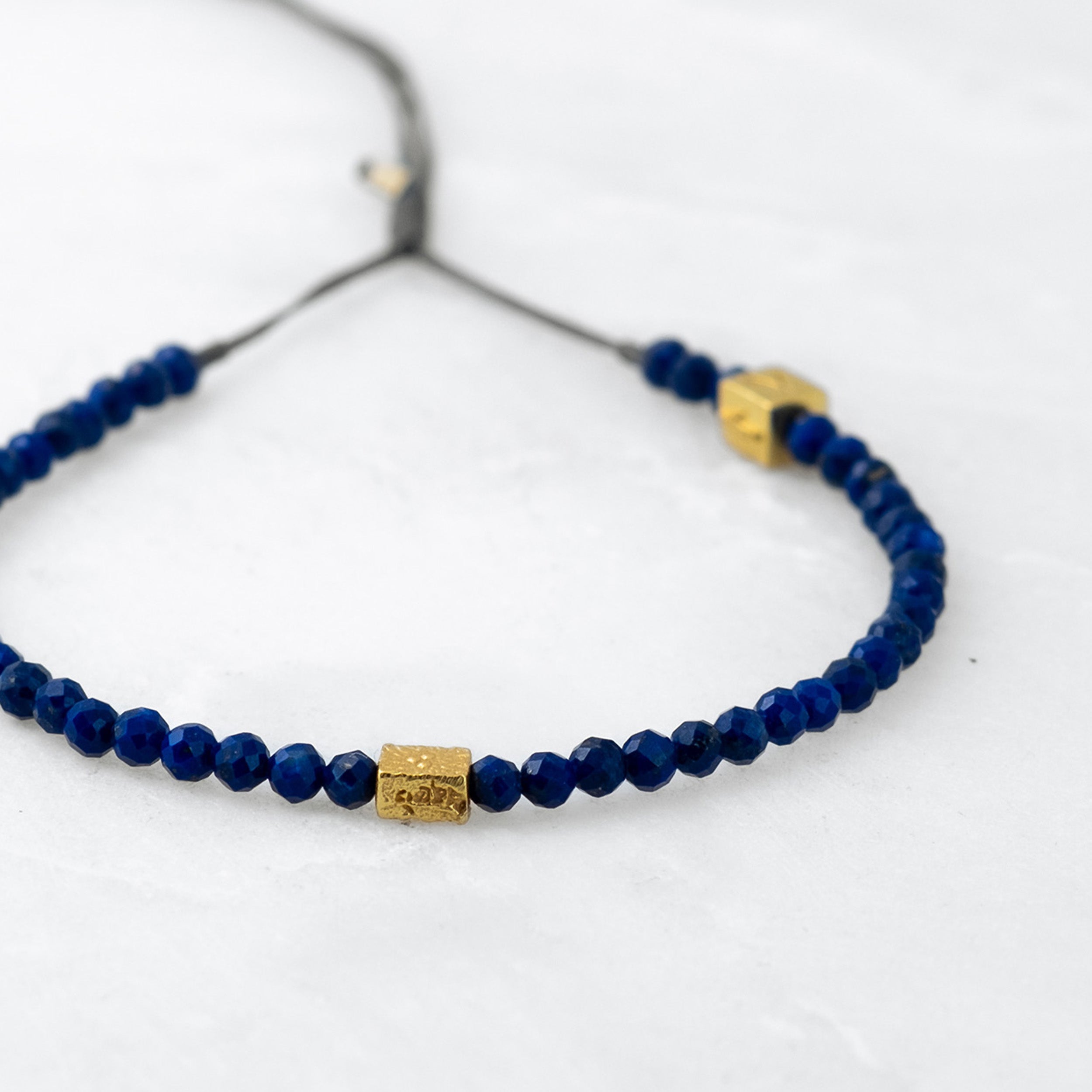 PRECIOUS MALA bracelet - Sapphire, golden Bodhi