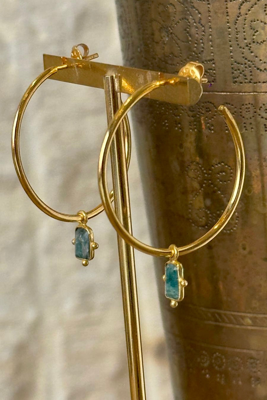 Boucles d’oreilles créoles & émeraudes