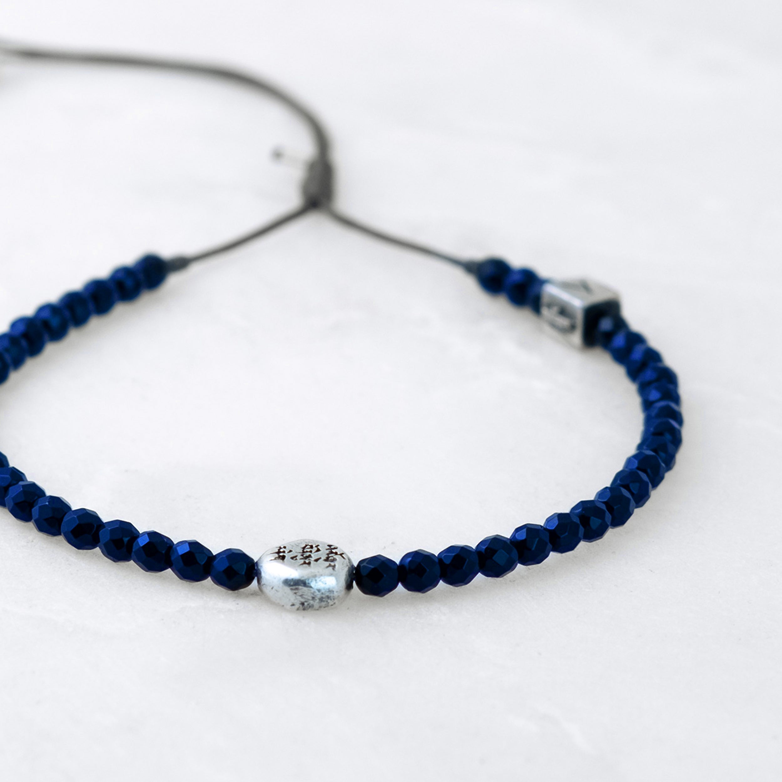 Bracelet MALA - Lapis Lazuli, Mani argenté