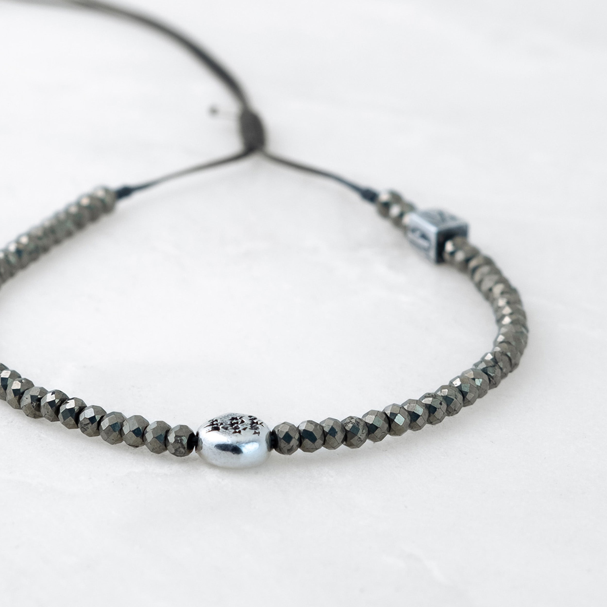 Bracelet MALA - Pyrite, Mani argenté