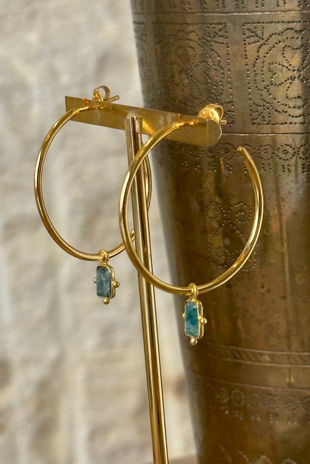 Boucles d’oreilles créoles & émeraudes